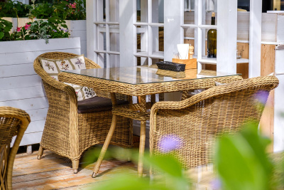 "Равенна" плетеное кресло из искусственного ротанга, цвет соломенный с серо-коричневой подушкой