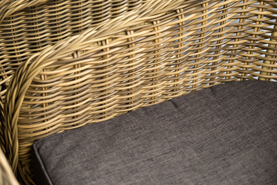 "Равенна" плетеное кресло из искусственного ротанга, цвет соломенный с серо-коричневой подушкой