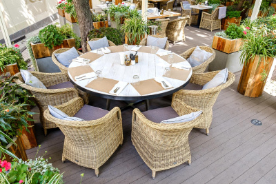 "Равенна" плетеное кресло из искусственного ротанга, цвет соломенный с серо-коричневой подушкой