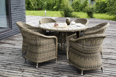 "Равенна" плетеное кресло из искусственного ротанга, цвет соломенный с серо-коричневой подушкой