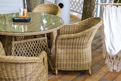 "Равенна" плетеное кресло из искусственного ротанга, цвет соломенный с серо-коричневой подушкой